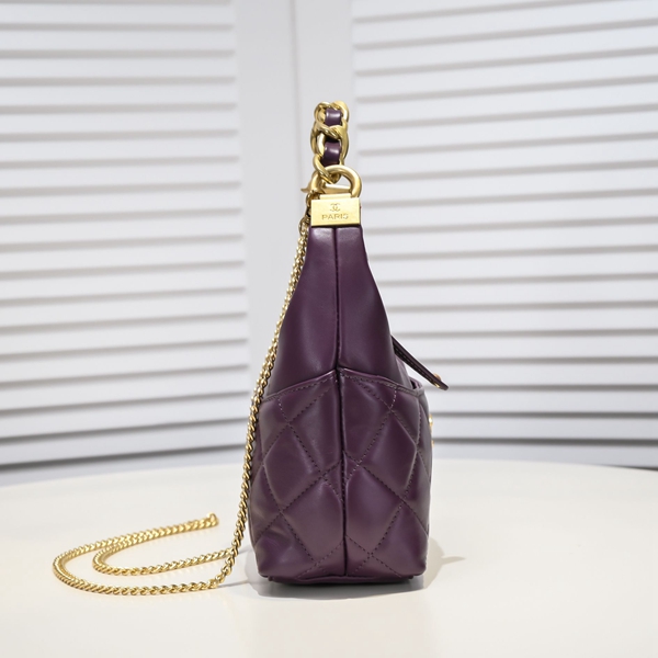 シャネルバッグ背面デザイン